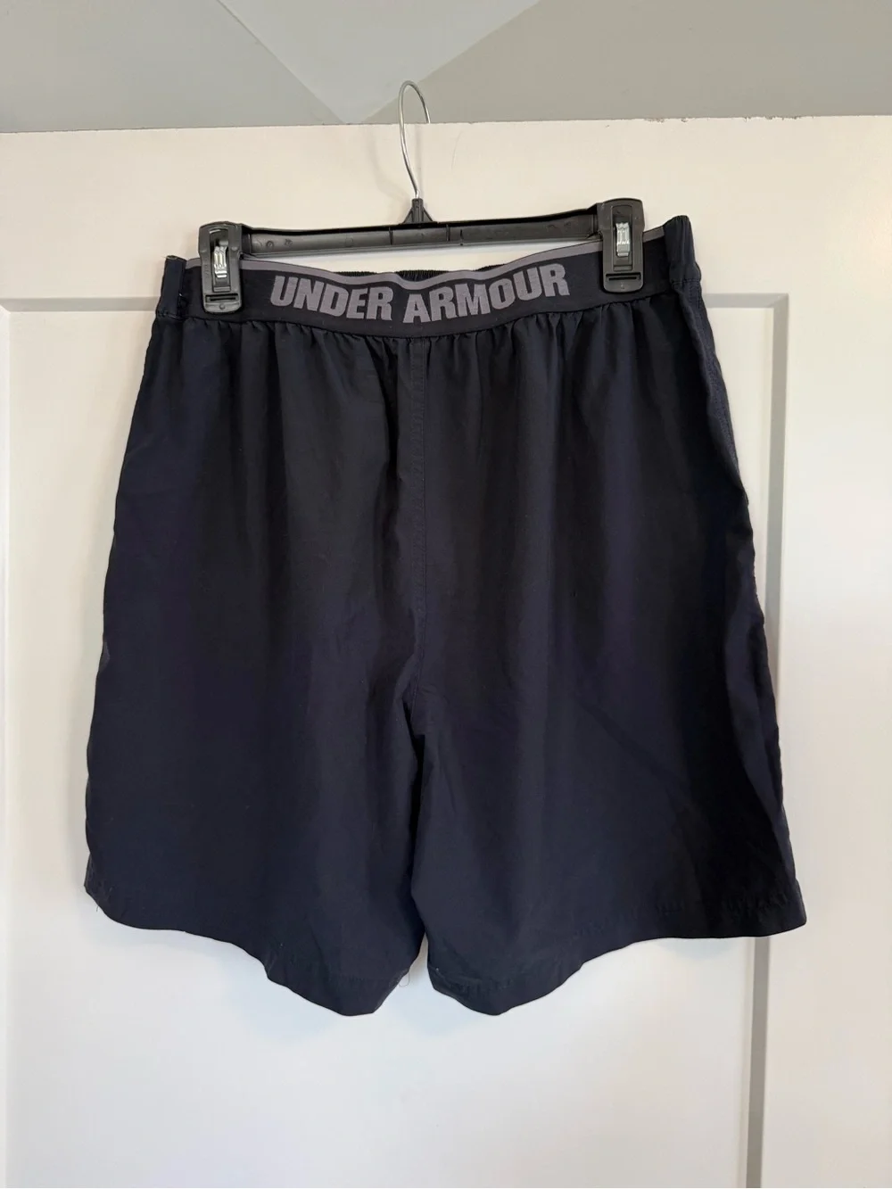 Under Armour Men's Black Athletic Elastic-Waist Shorts